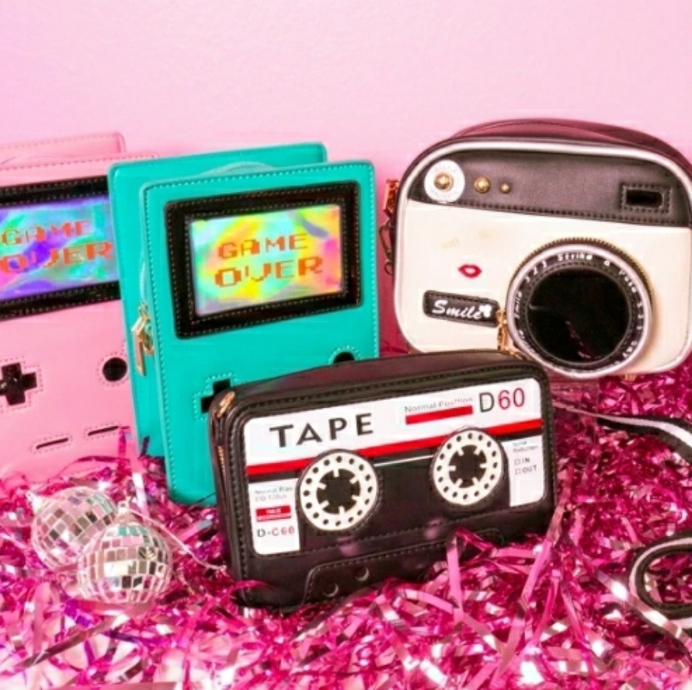 Flashy Camera Handbag - Picture 4 of 4